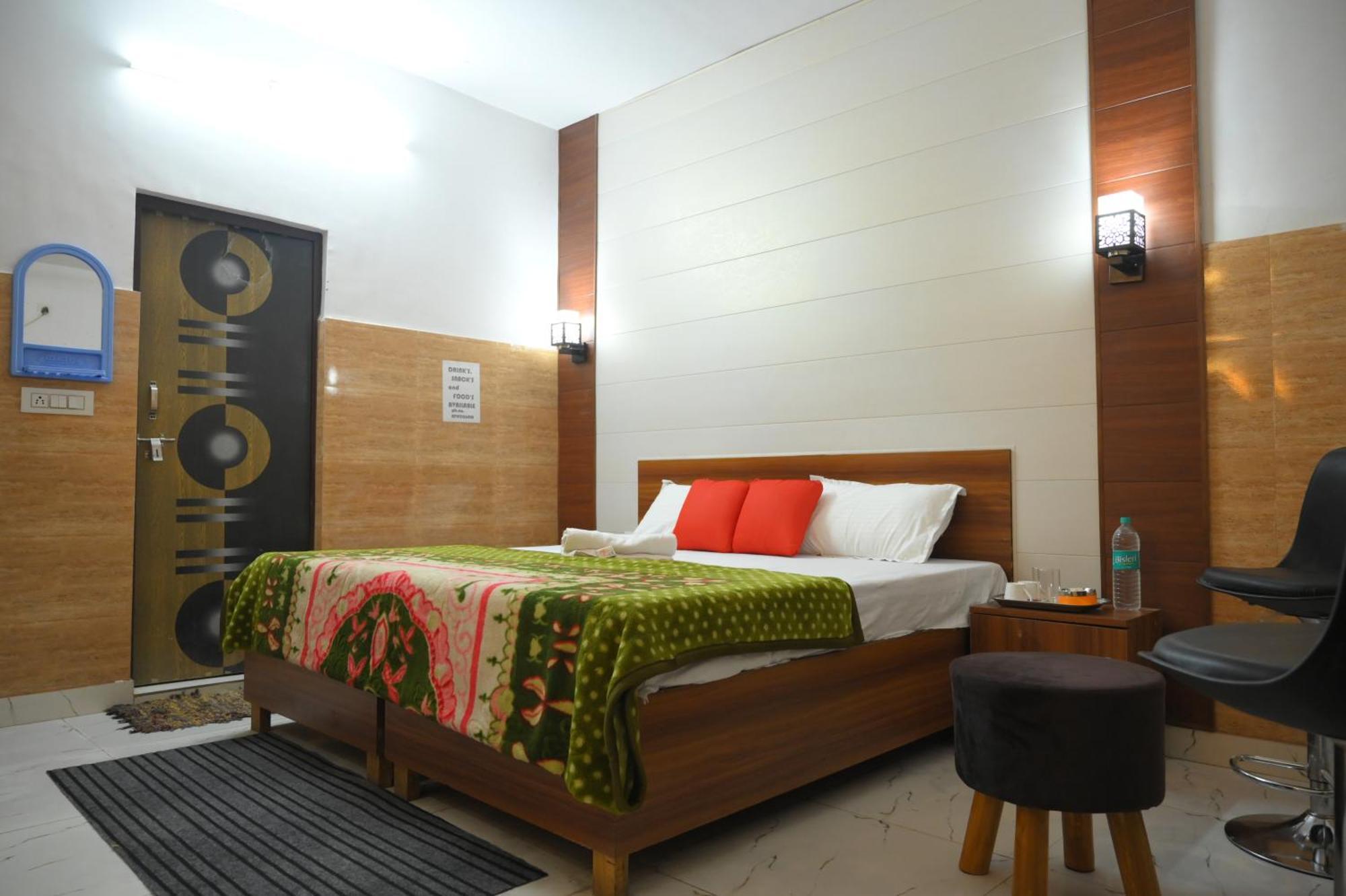 Hotel Starlight Meerut Buitenkant foto