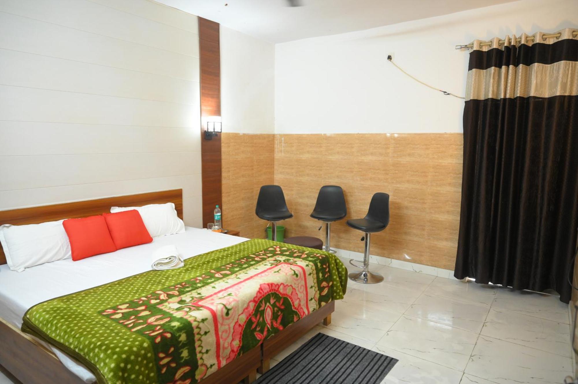 Hotel Starlight Meerut Buitenkant foto