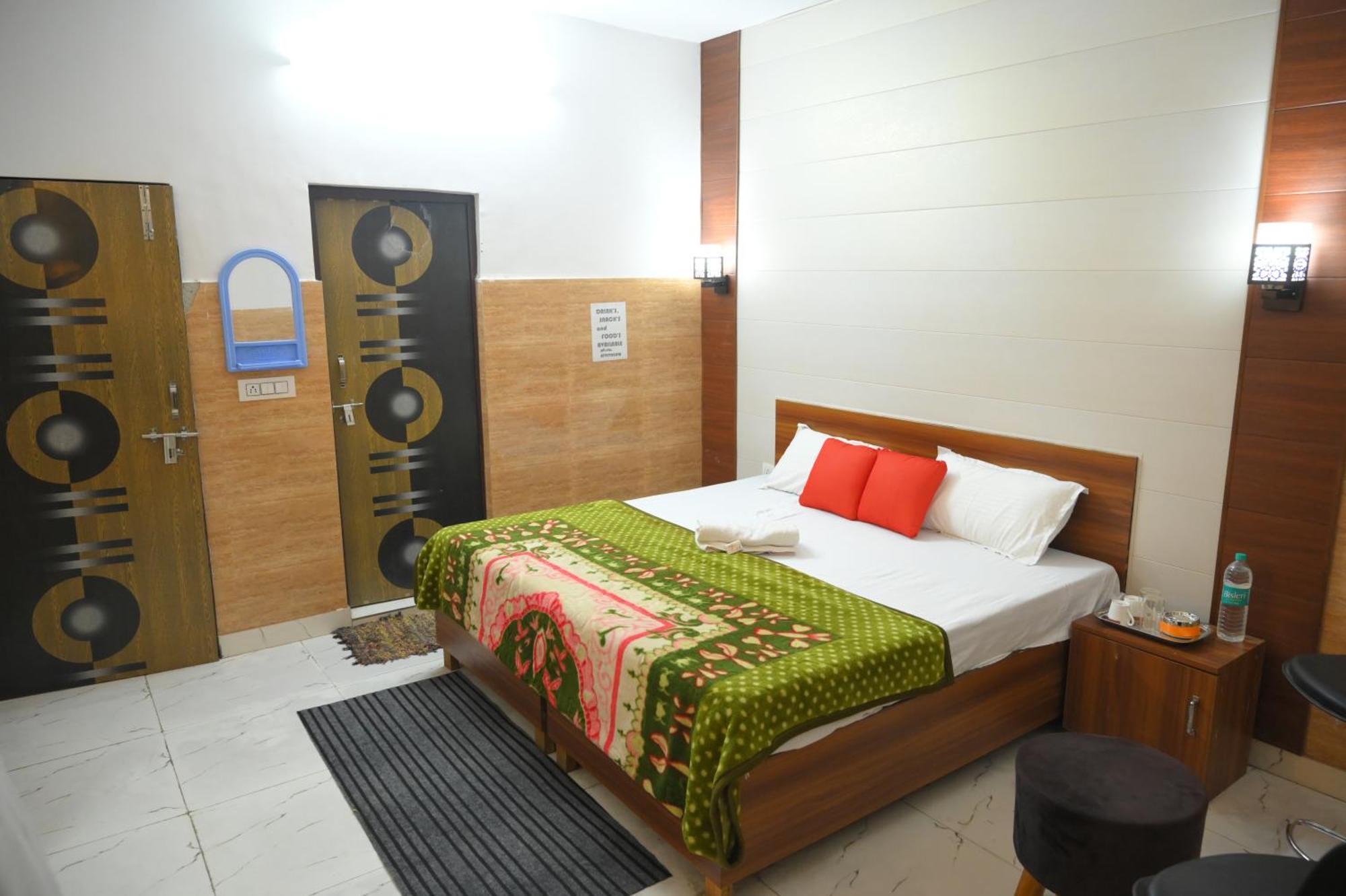 Hotel Starlight Meerut Buitenkant foto