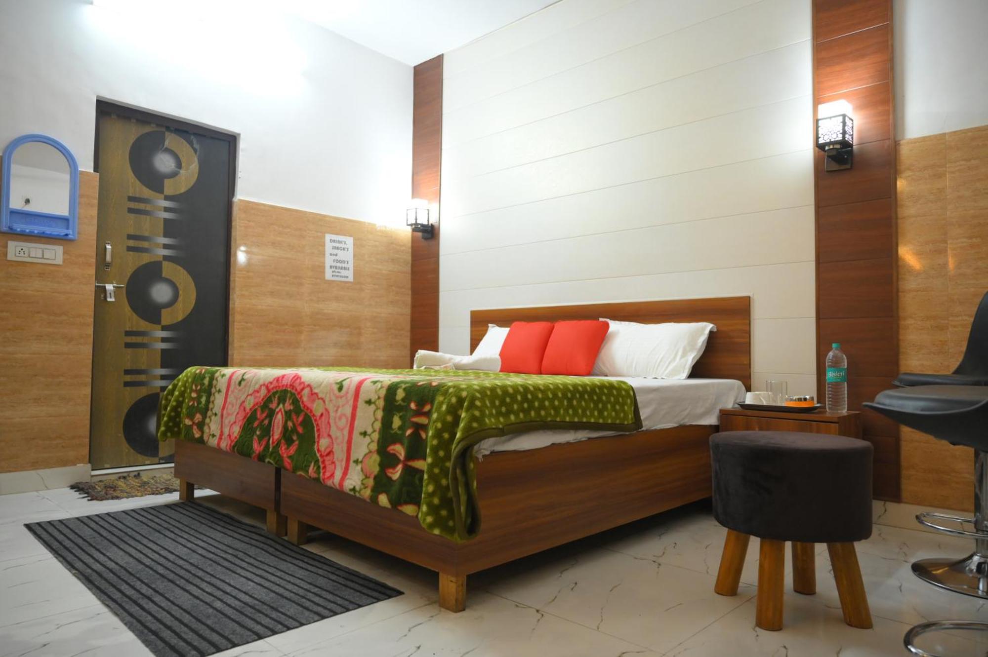 Hotel Starlight Meerut Buitenkant foto