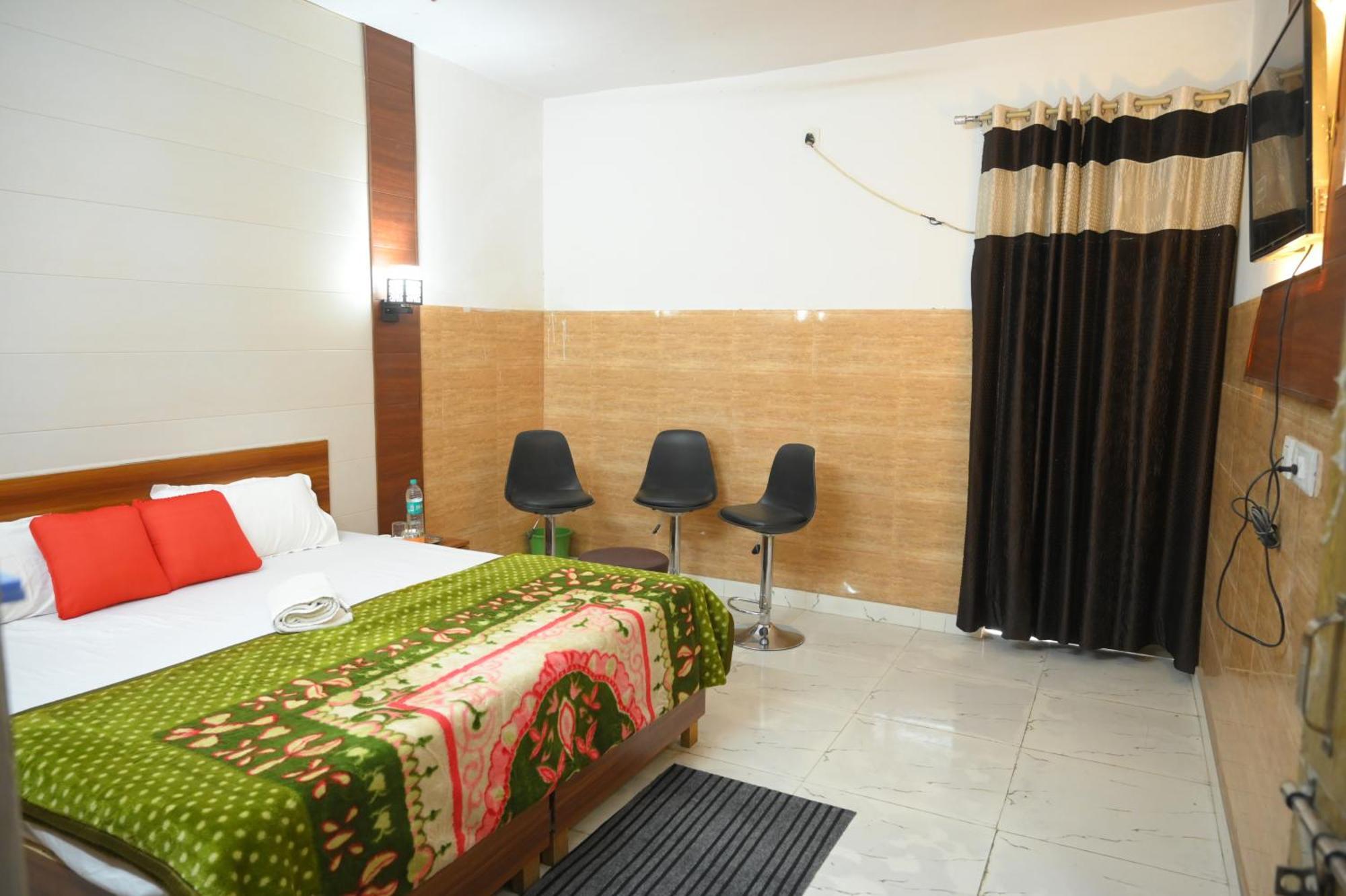Hotel Starlight Meerut Buitenkant foto