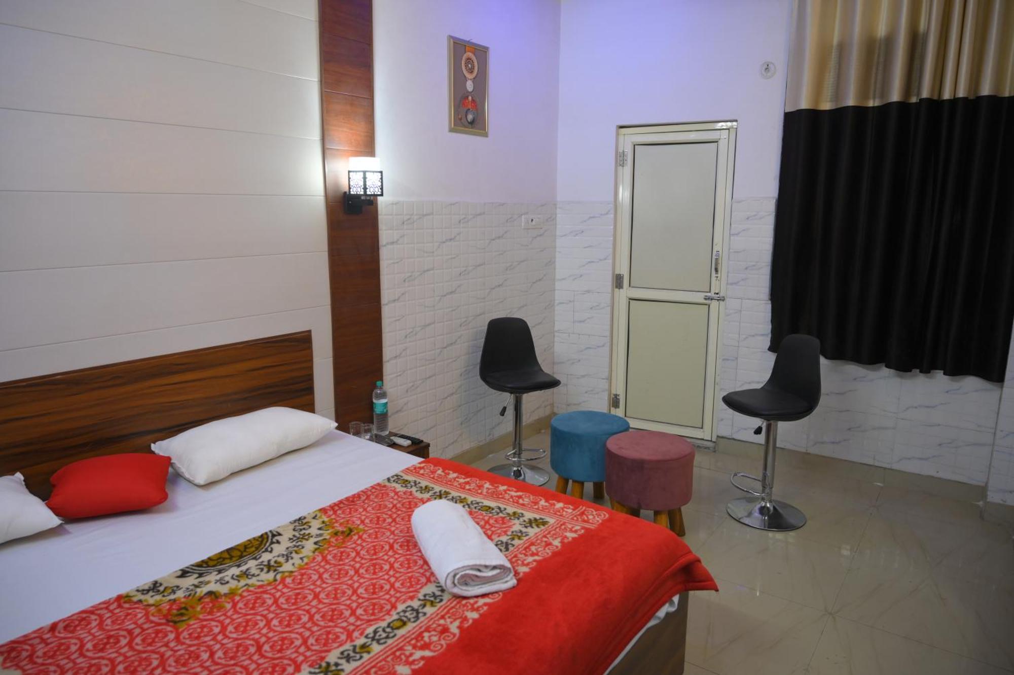 Hotel Starlight Meerut Buitenkant foto