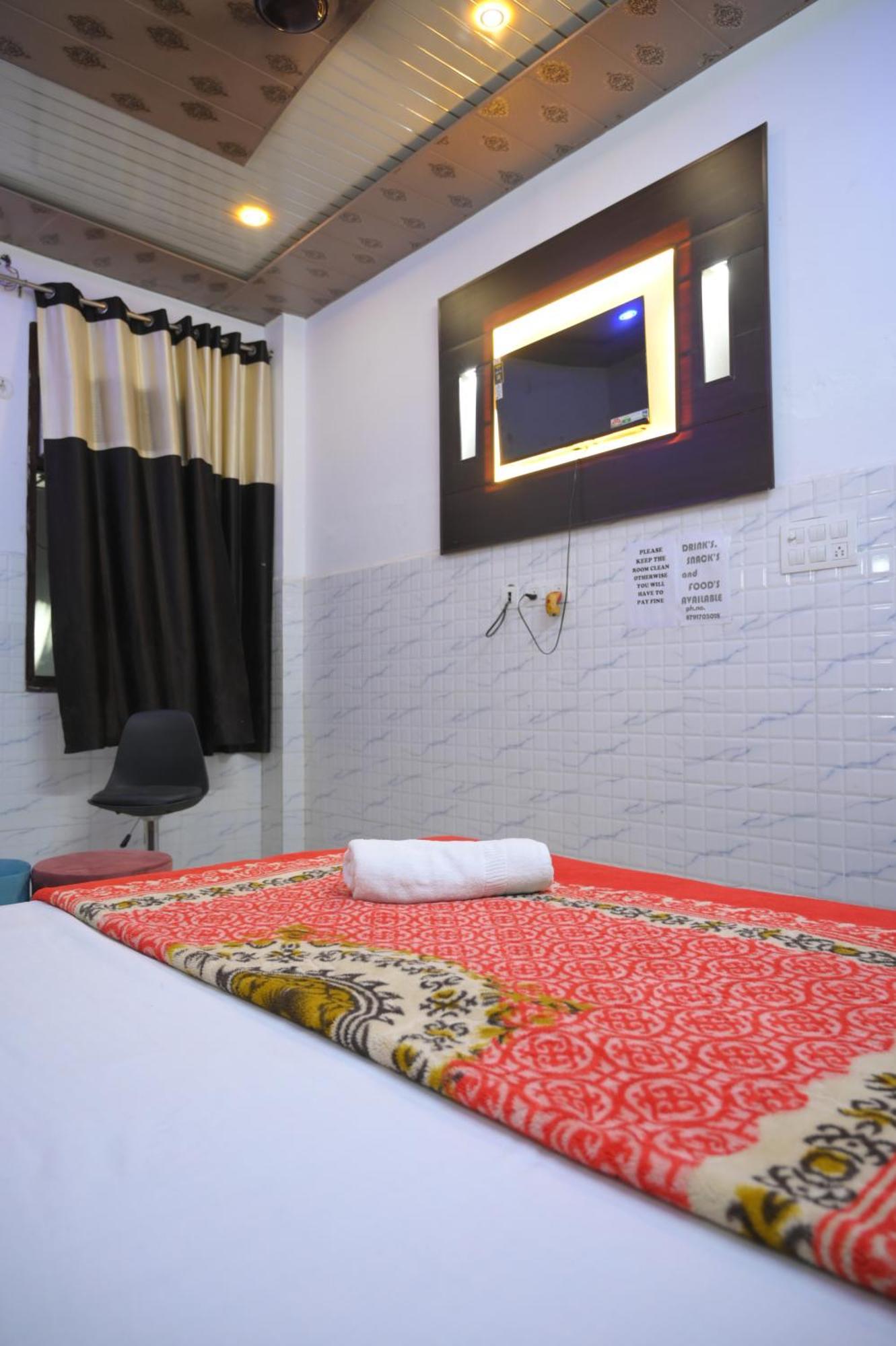 Hotel Starlight Meerut Buitenkant foto